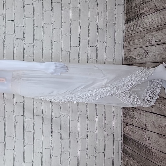 Goa Beachwear by Japna Tulip Crop Pants with Crochet Lace Detail in White - Picture 5 of 17